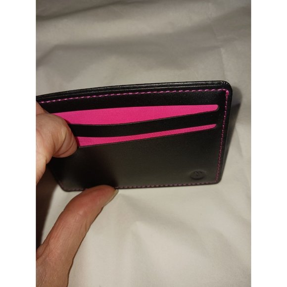 NWOT! Cute ID/CC Wallet - Picture 2 of 7